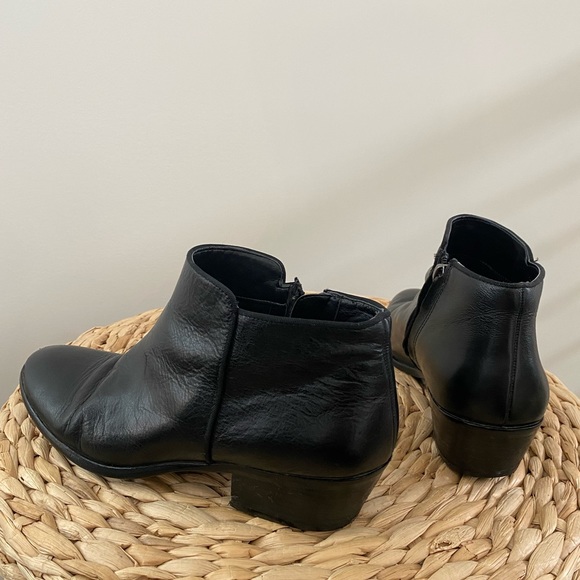 Sam Edelman Black Petty Booties sz 9 - Picture 3 of 6